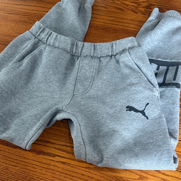 Puma woman’s Light Gray Sweatpants - Picture 4 of 6